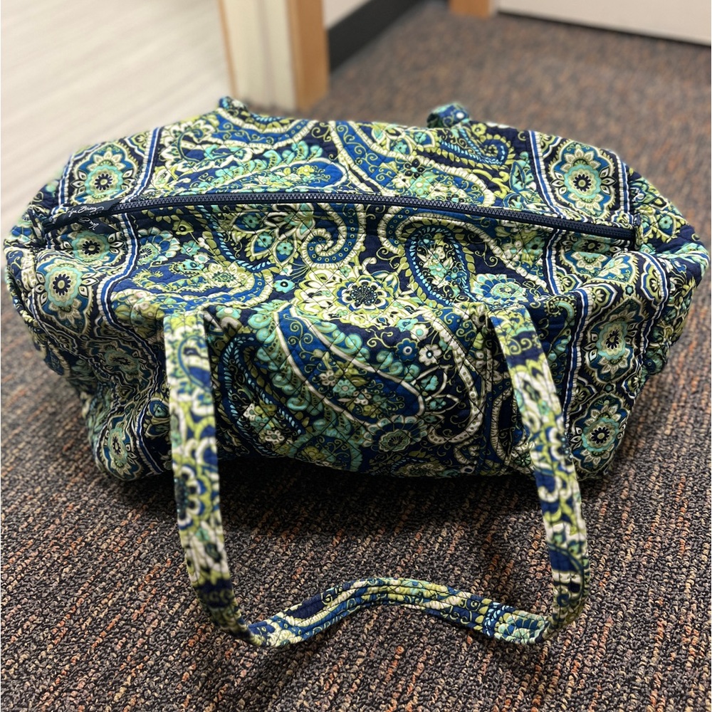 VERA BRADLEY LG DUFFEL BAG | Rhythm & Blues Retired Pattern